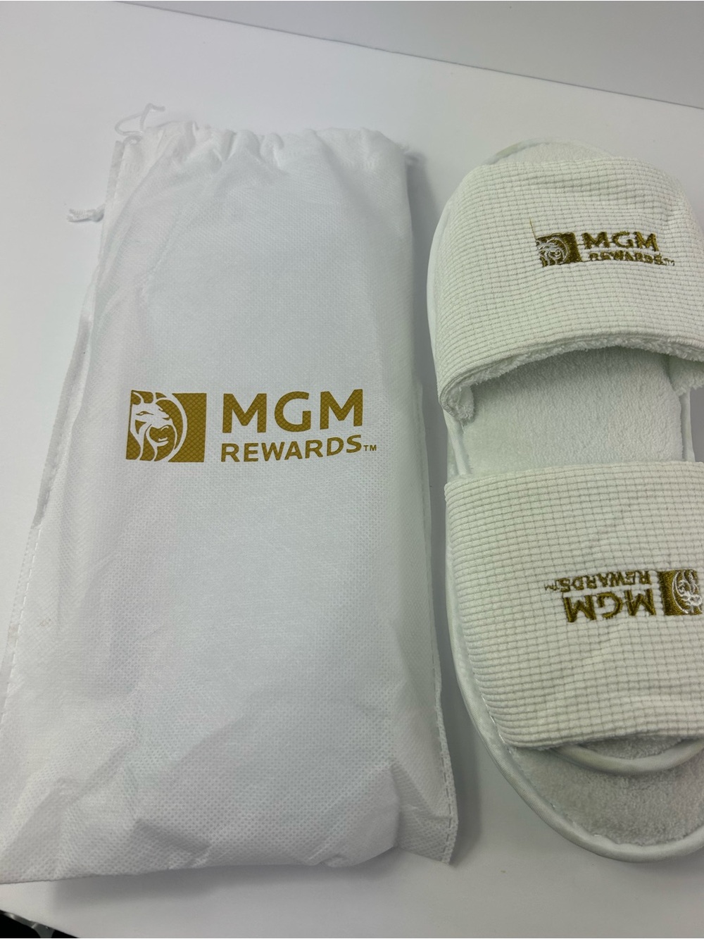 Women's White Spa Slide Slippers from MGM Casino Las Vegas